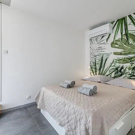 Le Canaio Upper Club Par Dodo-a-cassis * Cassis